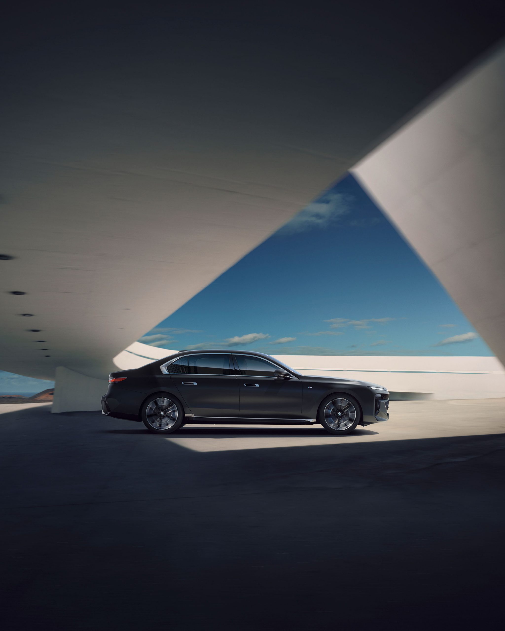 Kai-Uwe Gundlach - BMW 7 series driving