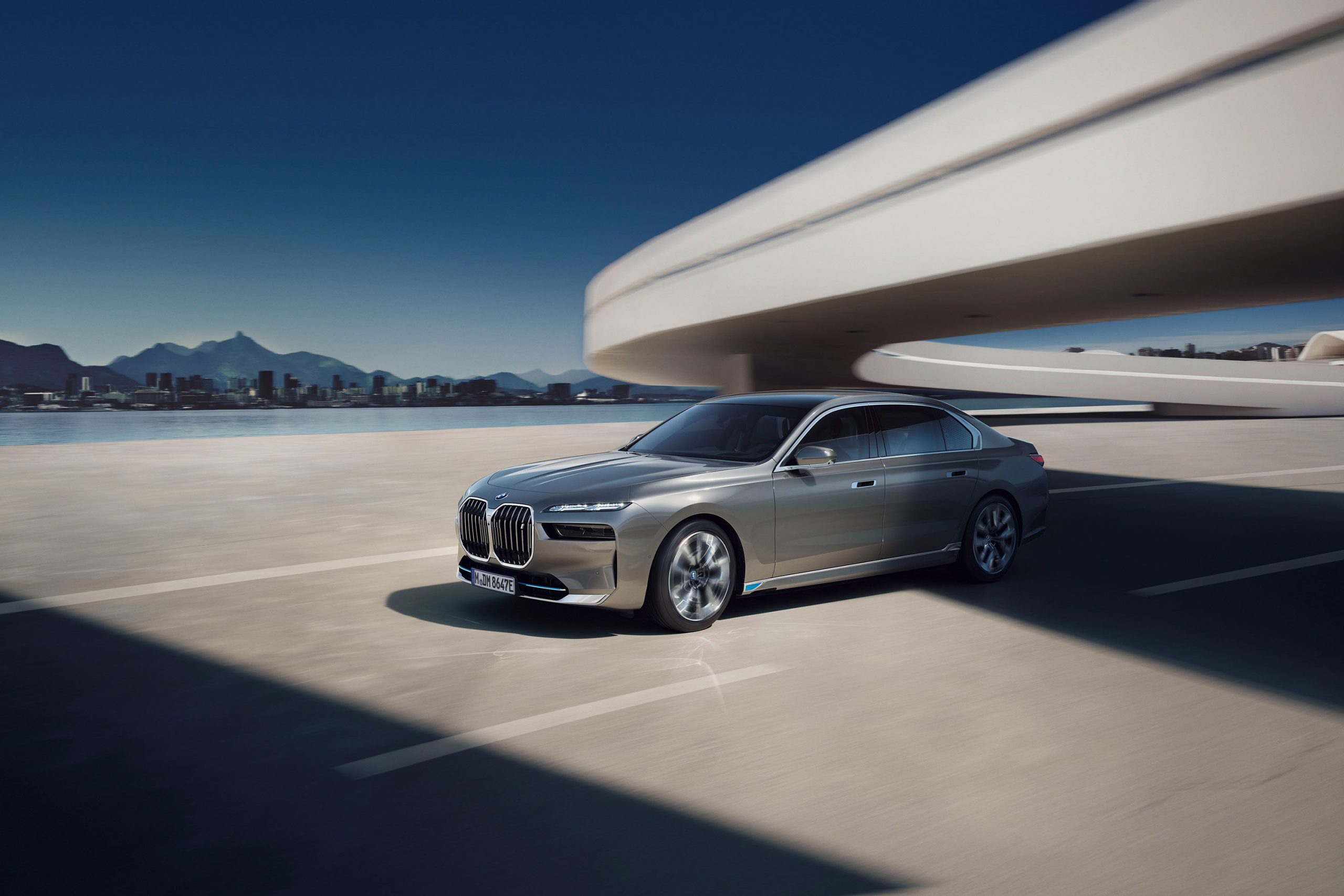 Kai-Uwe Gundlach - BMW 7 series driving